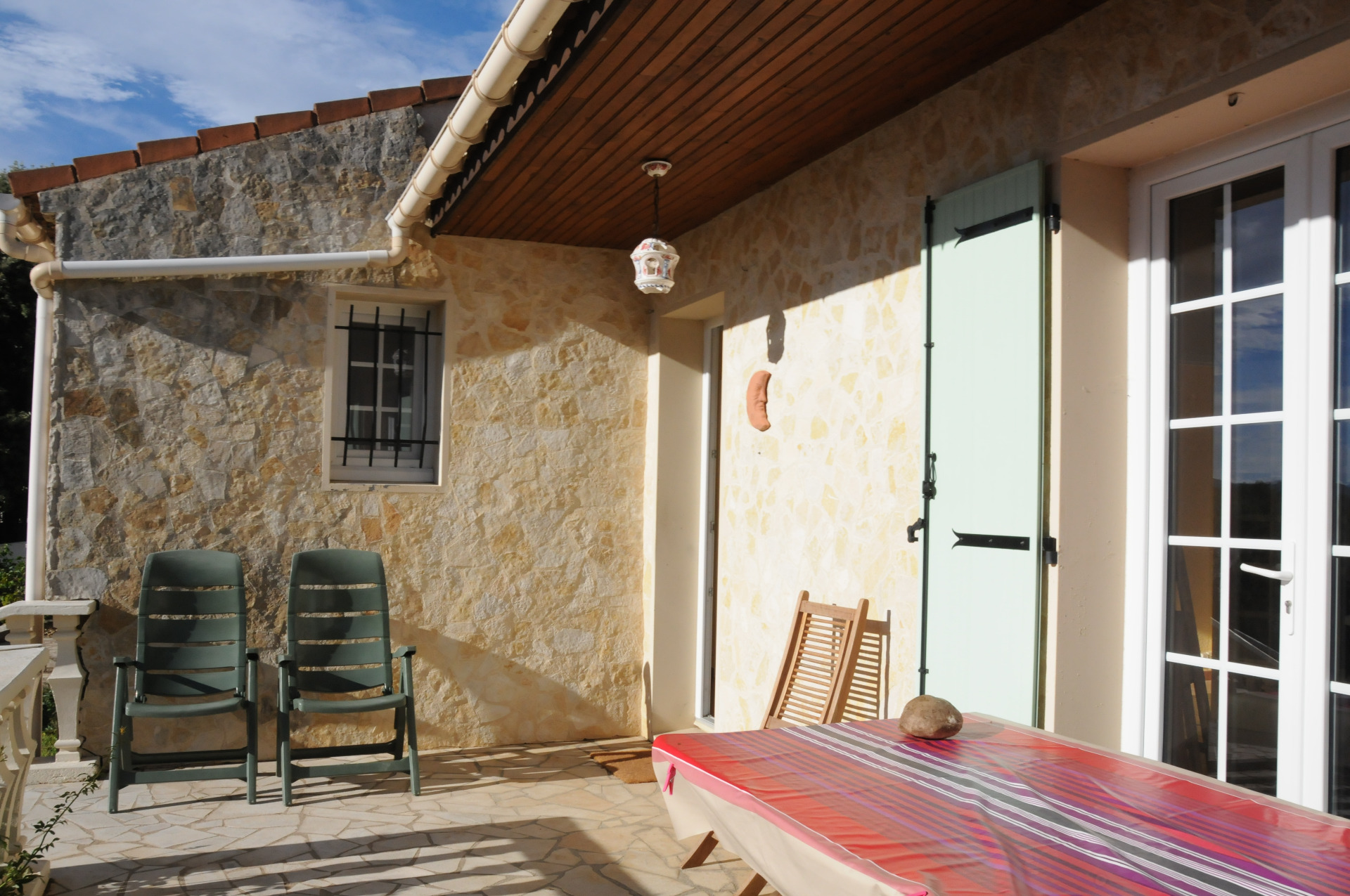 Terrasse sud ouest face aux Cévennes 