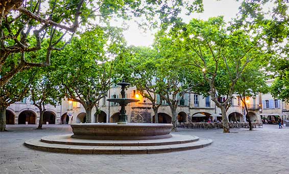 La ville d'Uzès - Cliquez sur la photo pour plus d'informations